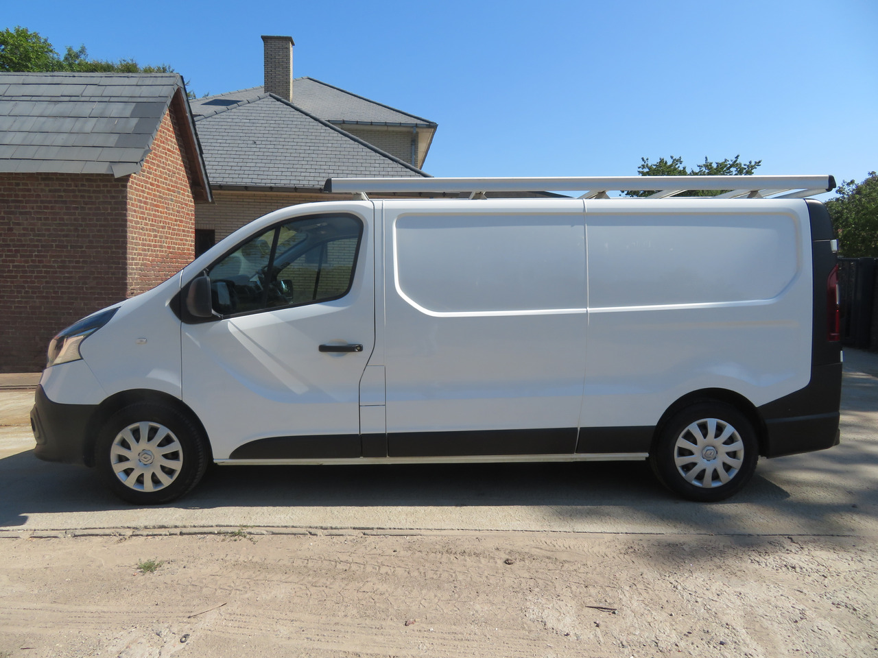 Renault Trafic 1.6dCi Grand Confort - L2H1 - Малък ван: снимка 4 Renault Trafic 1.6dCi Grand Confort - L2H1 - Малък ван: снимка 4