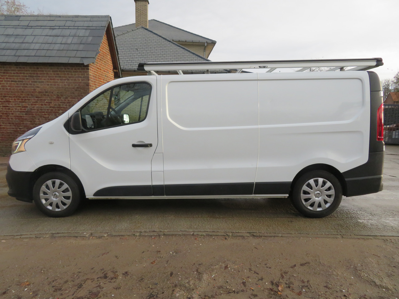 Renault Trafic 2.0dCi Grand Confort - L2H1 - Малък ван: снимка 4 Renault Trafic 2.0dCi Grand Confort - L2H1 - Малък ван: снимка 4