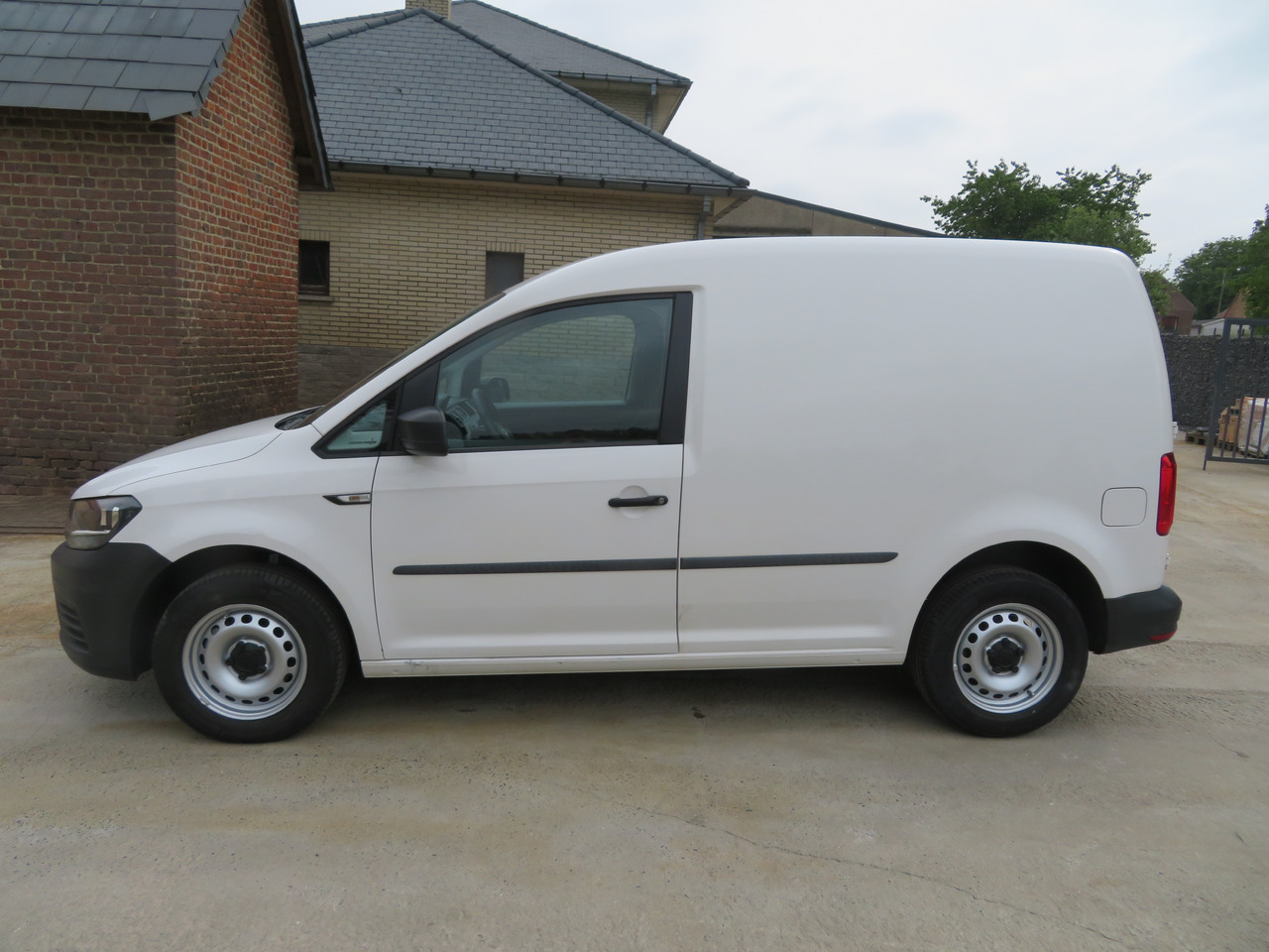 VOLKSWAGEN Caddy 2.0 TDi - Малък ван: снимка 4 VOLKSWAGEN Caddy 2.0 TDi - Малък ван: снимка 4