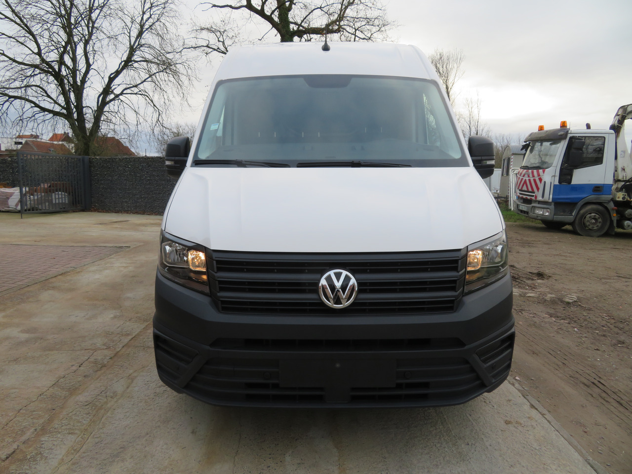 Volkswagen Crafter 2.0 CR TDi L3H3 - Товарен бус: снимка 2 Volkswagen Crafter 2.0 CR TDi L3H3 - Товарен бус: снимка 2