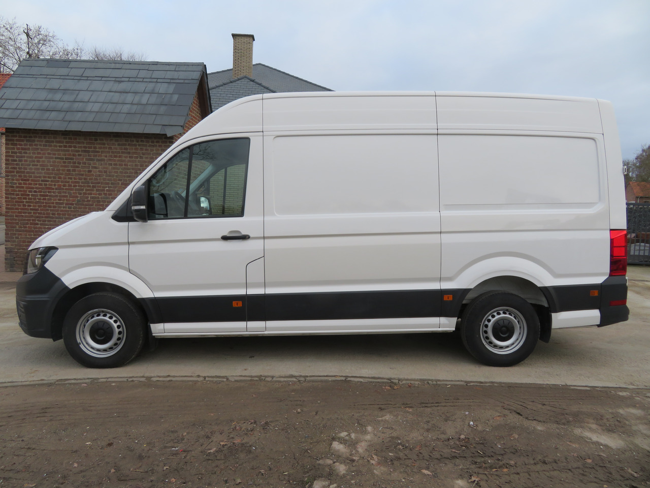Volkswagen Crafter 2.0 CR TDi L3H3 - Товарен бус: снимка 4 Volkswagen Crafter 2.0 CR TDi L3H3 - Товарен бус: снимка 4
