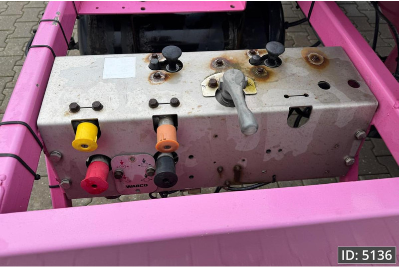 Broshuis 3UCC-39/45 Multi / 2x Extandable / 2x Lift Axle - Контейнеровоз/ Сменна каросерия полуремарке: снимка 5 Broshuis 3UCC-39/45 Multi / 2x Extandable / 2x Lift Axle - Контейнеровоз/ Сменна каросерия полуремарке: снимка 5