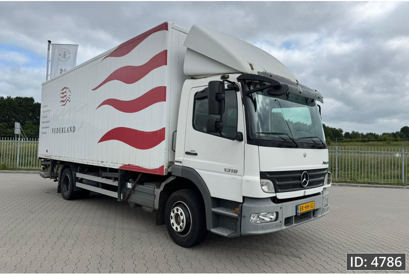 Mercedes-Benz Atego 1318 Day Cab, Euro 5, BDF / EPS automatic / DHOLLANDIA 2000KG - Контейнеровоз/ Сменна каросерия камион: снимка 4 Mercedes-Benz Atego 1318 Day Cab, Euro 5, BDF / EPS automatic / DHOLLANDIA 2000KG - Контейнеровоз/ Сменна каросерия камион: снимка 4