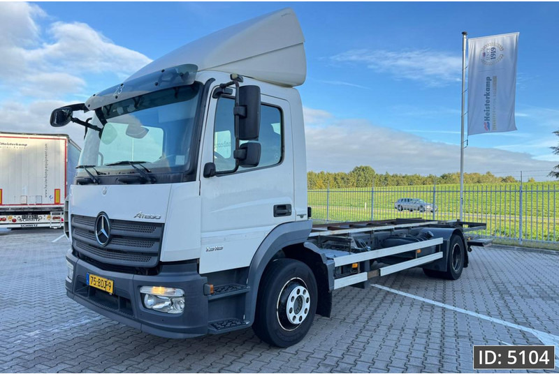 Mercedes-Benz Atego 1318 Day Cab, Euro 6, / BDF / DHOLLANDIA 2000KG - Контейнеровоз/ Сменна каросерия камион: снимка 1 Mercedes-Benz Atego 1318 Day Cab, Euro 6, / BDF / DHOLLANDIA 2000KG - Контейнеровоз/ Сменна каросерия камион: снимка 1