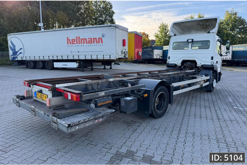 Mercedes-Benz Atego 1318 Day Cab, Euro 6, / BDF / DHOLLANDIA 2000KG - Контейнеровоз/ Сменна каросерия камион: снимка 3 Mercedes-Benz Atego 1318 Day Cab, Euro 6, / BDF / DHOLLANDIA 2000KG - Контейнеровоз/ Сменна каросерия камион: снимка 3