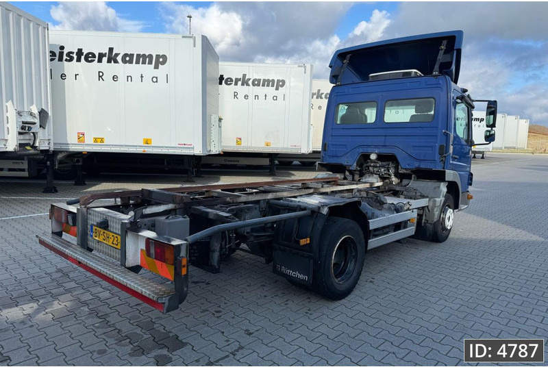 Mercedes-Benz Atego 816 Day Cab, Euro 5, BDF / EPS automatic / standklima / Hydraulic system - Контейнеровоз/ Сменна каросерия камион: снимка 5 Mercedes-Benz Atego 816 Day Cab, Euro 5, BDF / EPS automatic / standklima / Hydraulic system - Контейнеровоз/ Сменна каросерия камион: снимка 5