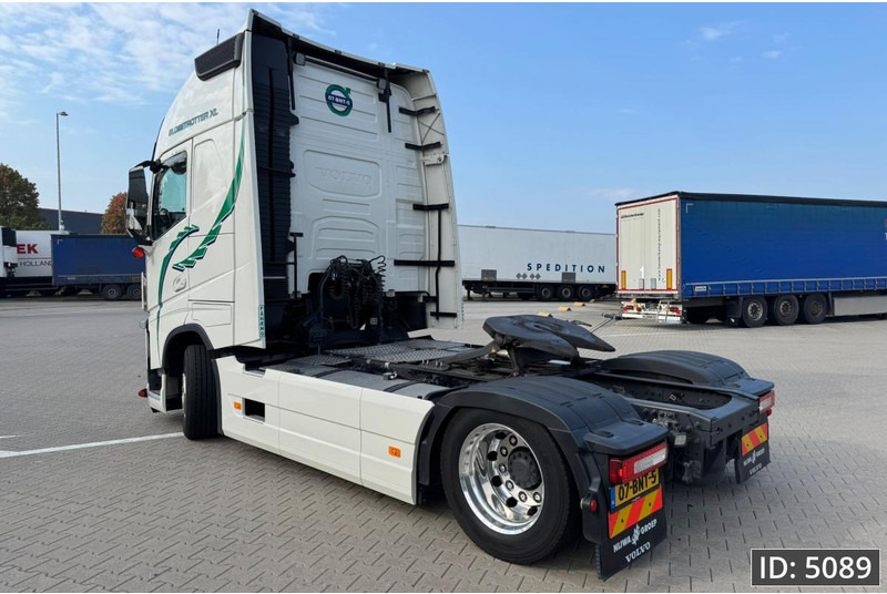Volvo FH 460 Globetrotter XL, Euro 6, / Like new! / Special interior / Standklima / 2 Tanks - Влекач: снимка 2 Volvo FH 460 Globetrotter XL, Euro 6, / Like new! / Special interior / Standklima / 2 Tanks - Влекач: снимка 2