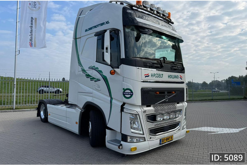 Volvo FH 460 Globetrotter XL, Euro 6, / Like new! / Special interior / Standklima / 2 Tanks - Влекач: снимка 4 Volvo FH 460 Globetrotter XL, Euro 6, / Like new! / Special interior / Standklima / 2 Tanks - Влекач: снимка 4