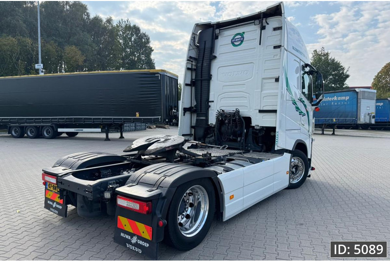 Volvo FH 460 Globetrotter XL, Euro 6, / Like new! / Special interior / Standklima / 2 Tanks - Влекач: снимка 3 Volvo FH 460 Globetrotter XL, Euro 6, / Like new! / Special interior / Standklima / 2 Tanks - Влекач: снимка 3