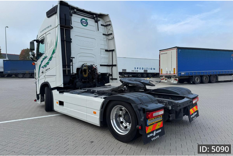 Volvo FH 460 Globetrotter XL, Euro 6, Mega / Like new! / Special interior / Standklima / 2 Tanks - Влекач: снимка 2 Volvo FH 460 Globetrotter XL, Euro 6, Mega / Like new! / Special interior / Standklima / 2 Tanks - Влекач: снимка 2