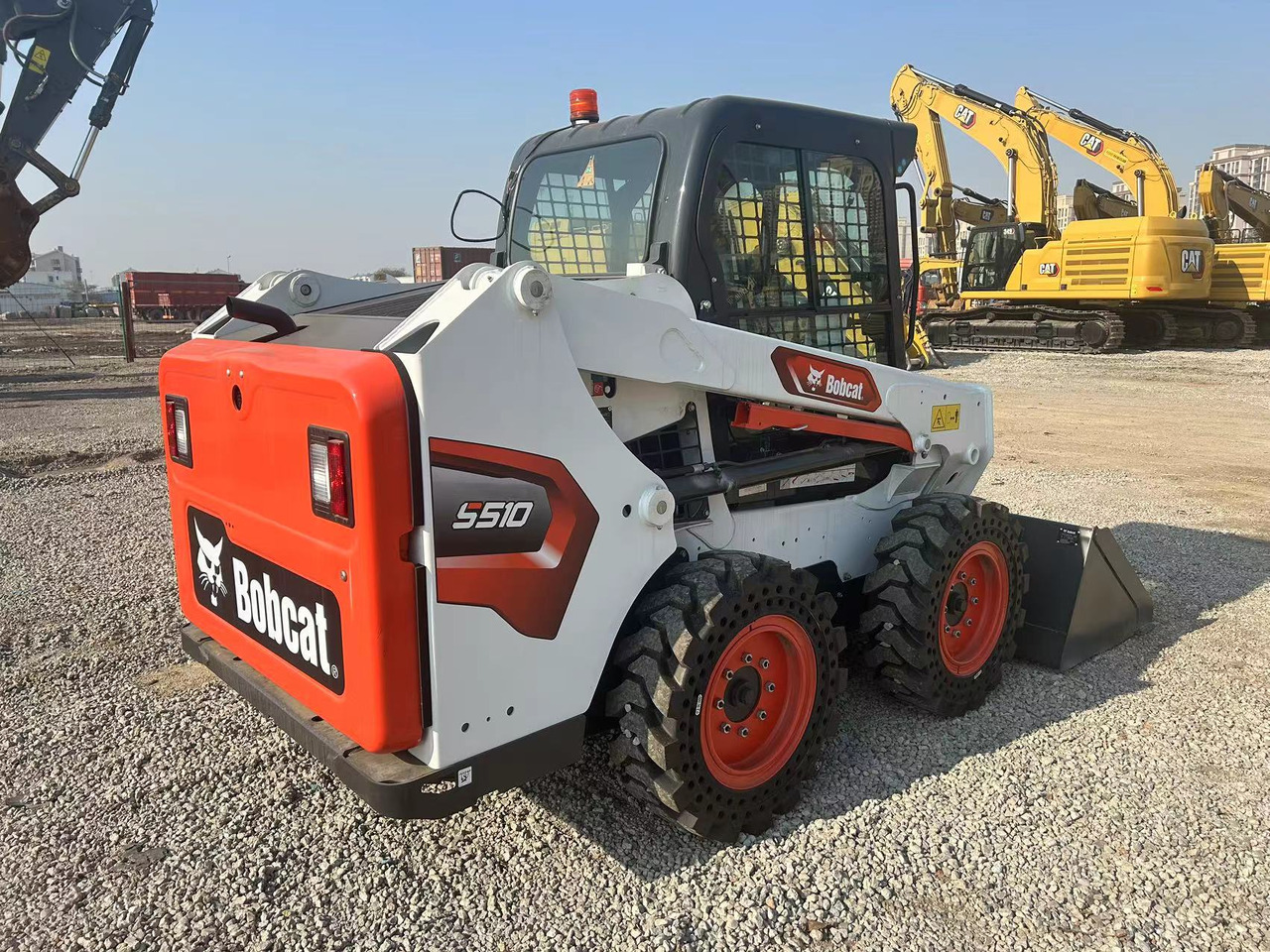 BOBCAT S510 Skid Steer Loader - Мини челен товарач: снимка 3 BOBCAT S510 Skid Steer Loader - Мини челен товарач: снимка 3