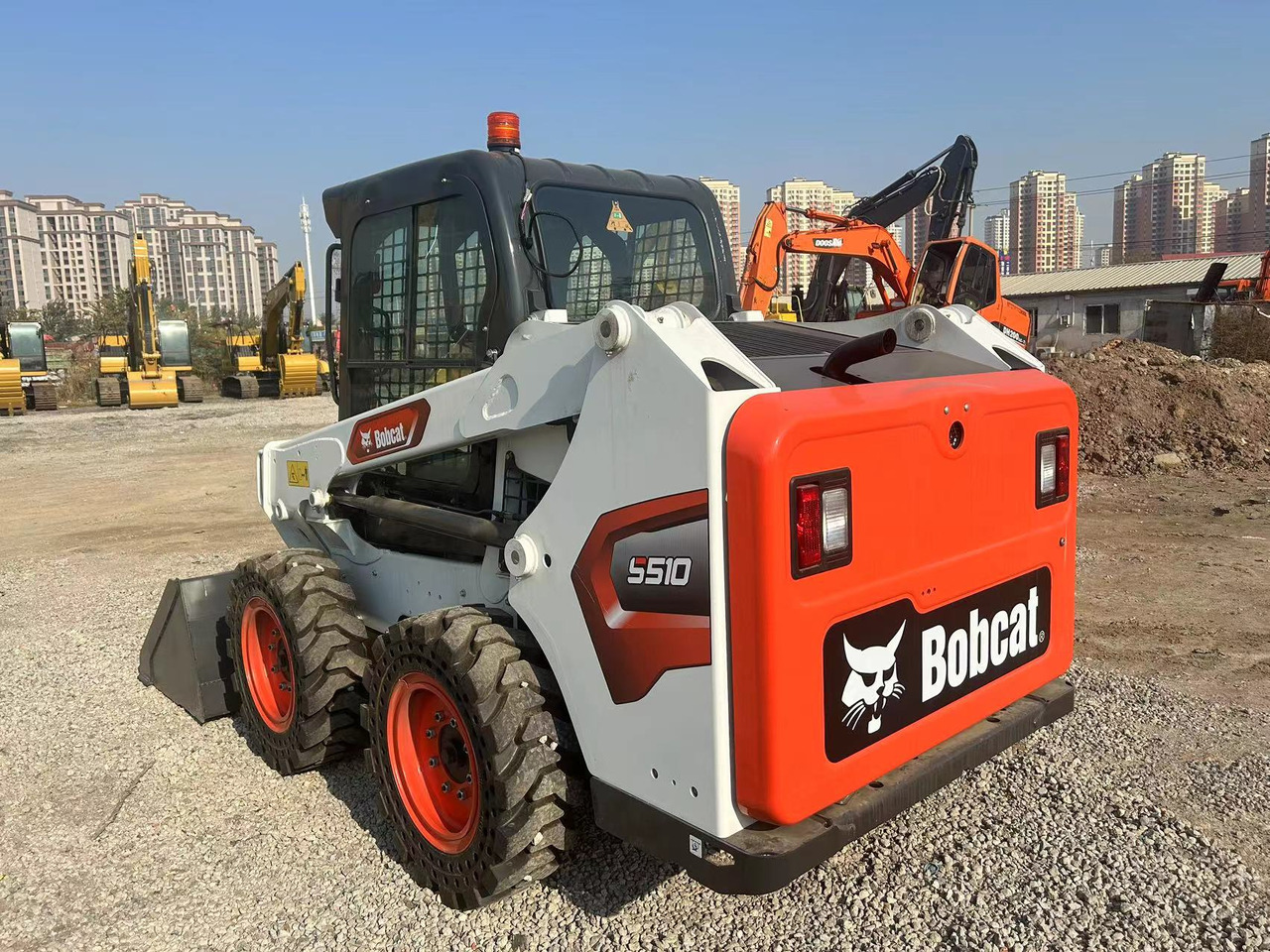 BOBCAT S510 Skid Steer Loader - Мини челен товарач: снимка 4 BOBCAT S510 Skid Steer Loader - Мини челен товарач: снимка 4