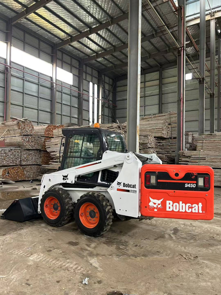 BOBCAT Skid Steer Loader S450 - Мини челен товарач: снимка 3 BOBCAT Skid Steer Loader S450 - Мини челен товарач: снимка 3