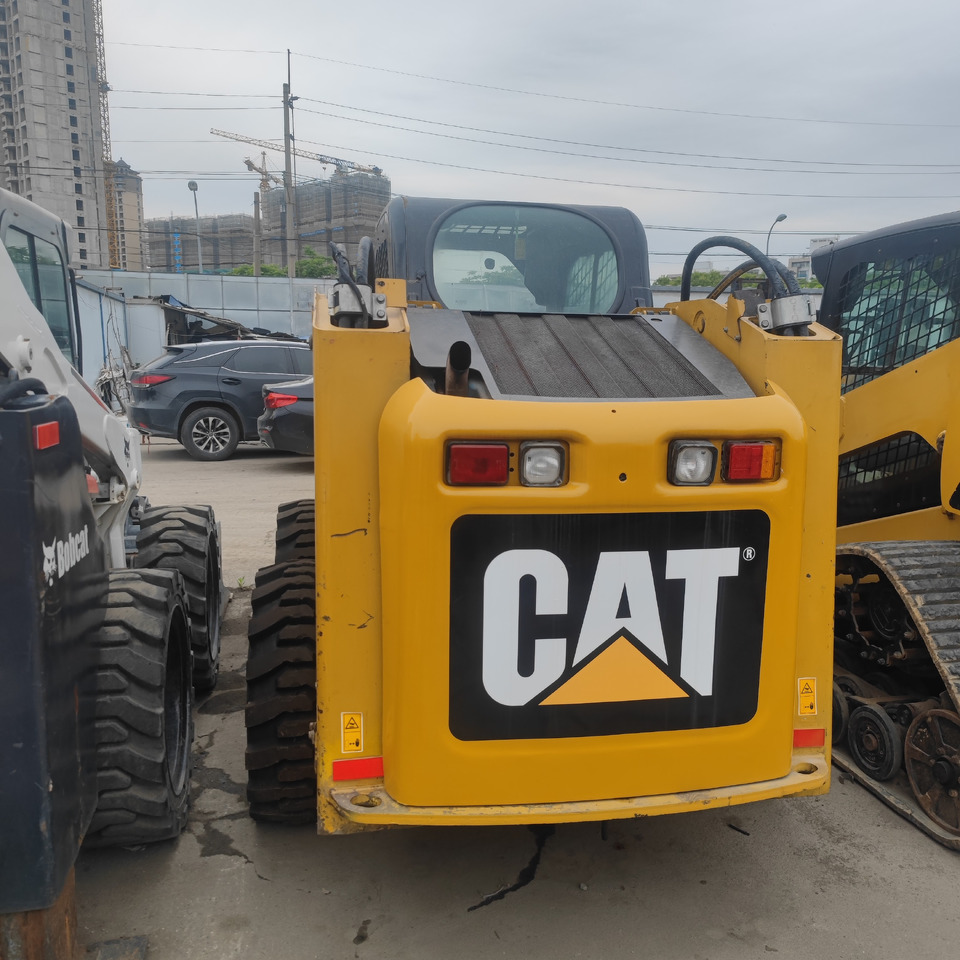 CAT 246C Skid Steer Loader - Мини челен товарач: снимка 4 CAT 246C Skid Steer Loader - Мини челен товарач: снимка 4