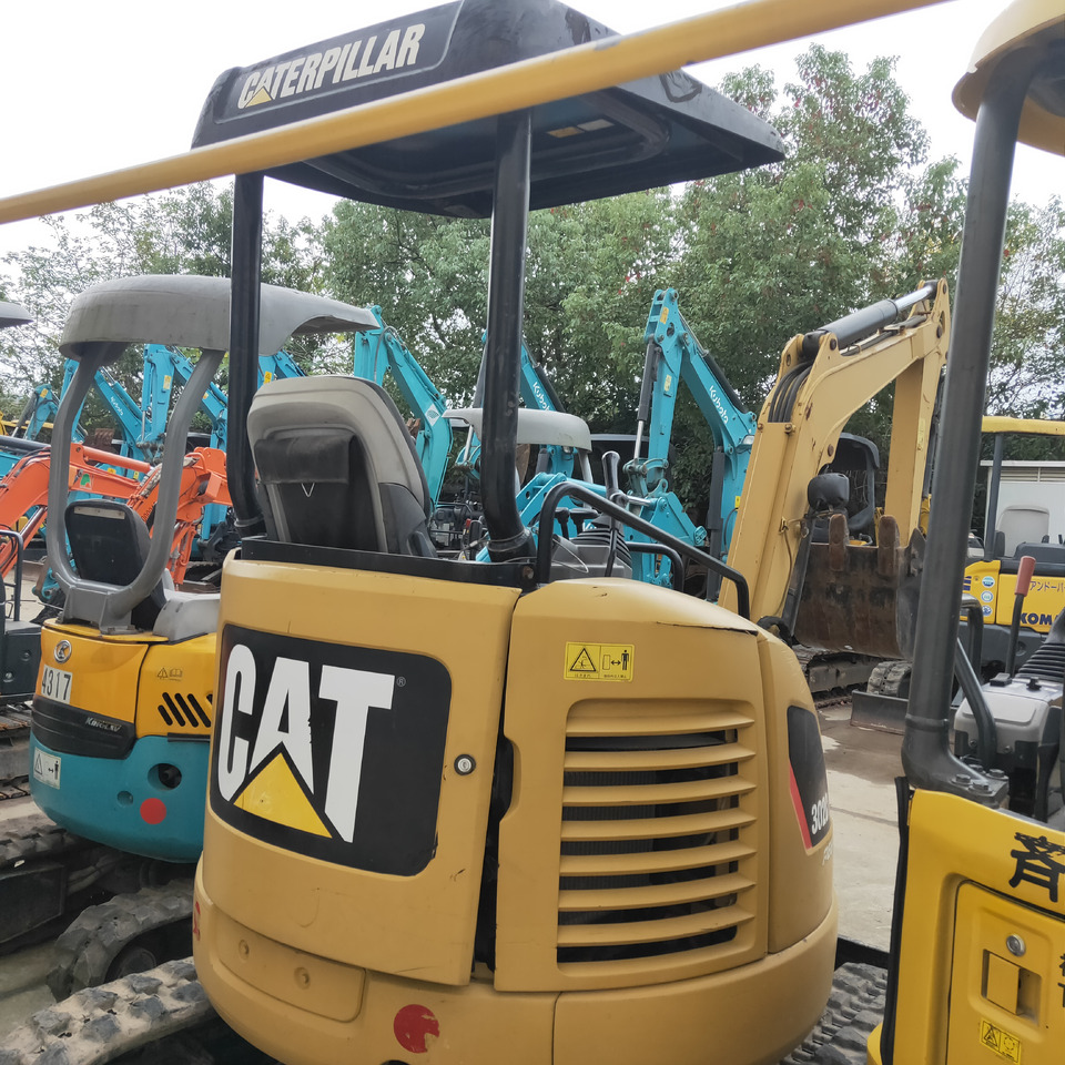 CATERPILLAR 302C - Мини багер: снимка 4 CATERPILLAR 302C - Мини багер: снимка 4