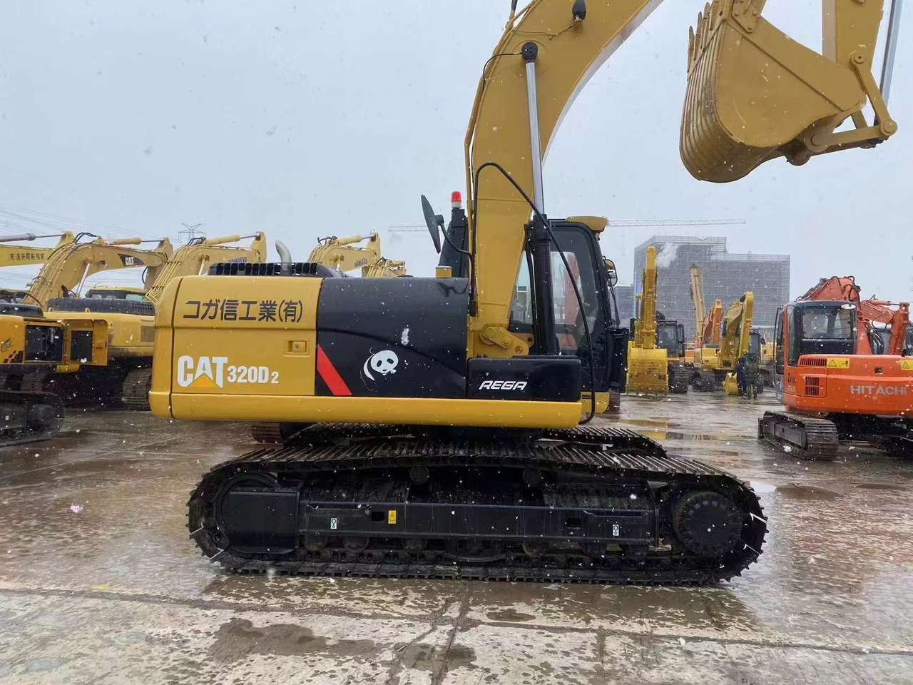 CATERPILLAR 320D - Верижен багер: снимка 1 CATERPILLAR 320D - Верижен багер: снимка 1