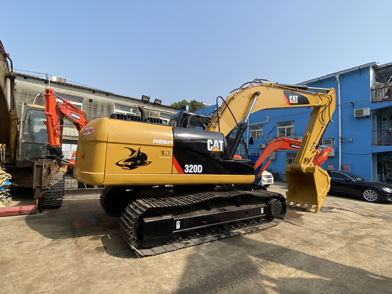CATERPILLAR 320D - Верижен багер: снимка 1 CATERPILLAR 320D - Верижен багер: снимка 1