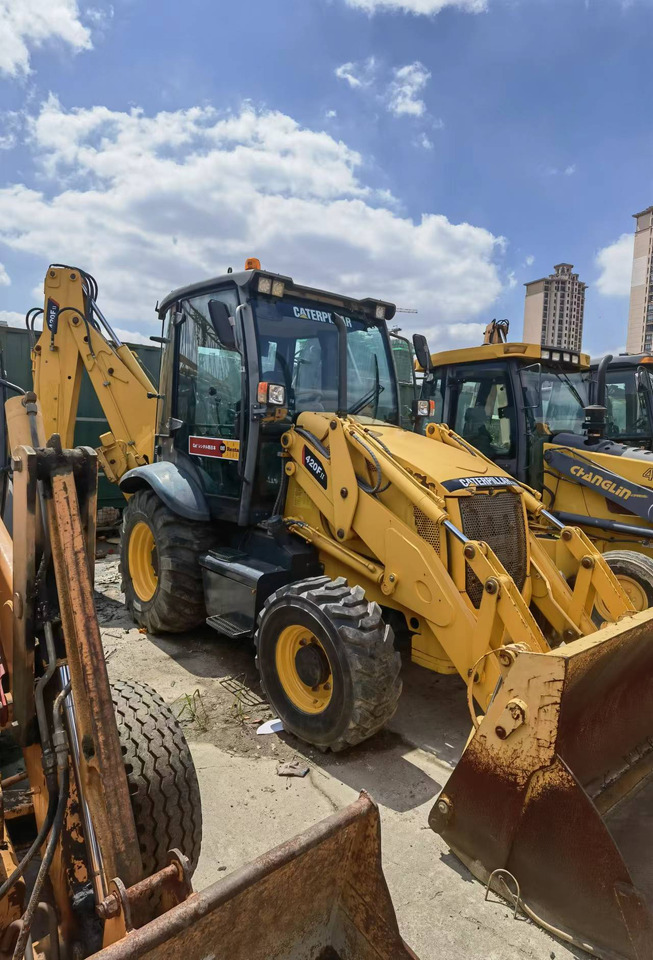 CATERPILLAR 420F - Багер-товарач: снимка 3 CATERPILLAR 420F - Багер-товарач: снимка 3