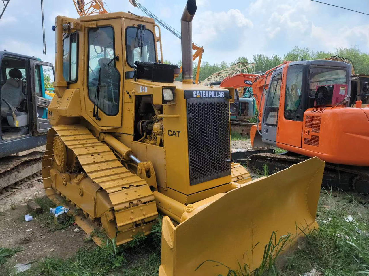 CATERPILLAR D4H - Булдозер: снимка 4 CATERPILLAR D4H - Булдозер: снимка 4