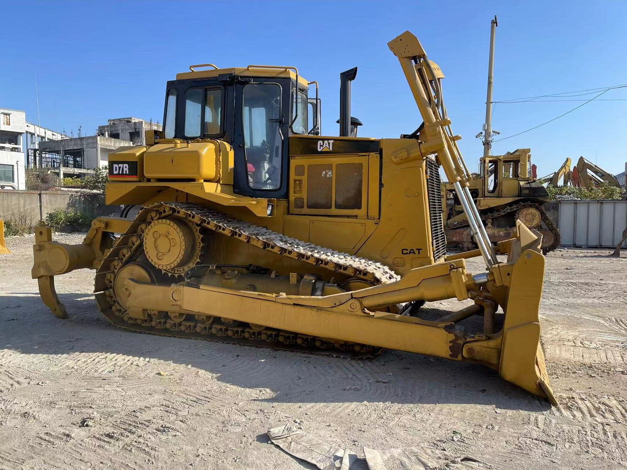 CATERPILLAR D7R - Булдозер: снимка 1 CATERPILLAR D7R - Булдозер: снимка 1