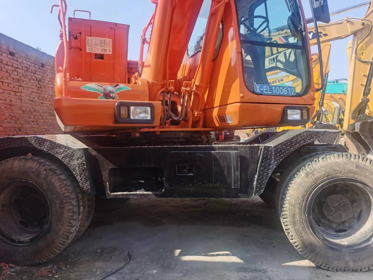 DOOSAN DH150W-7 - Верижен багер: снимка 2 DOOSAN DH150W-7 - Верижен багер: снимка 2