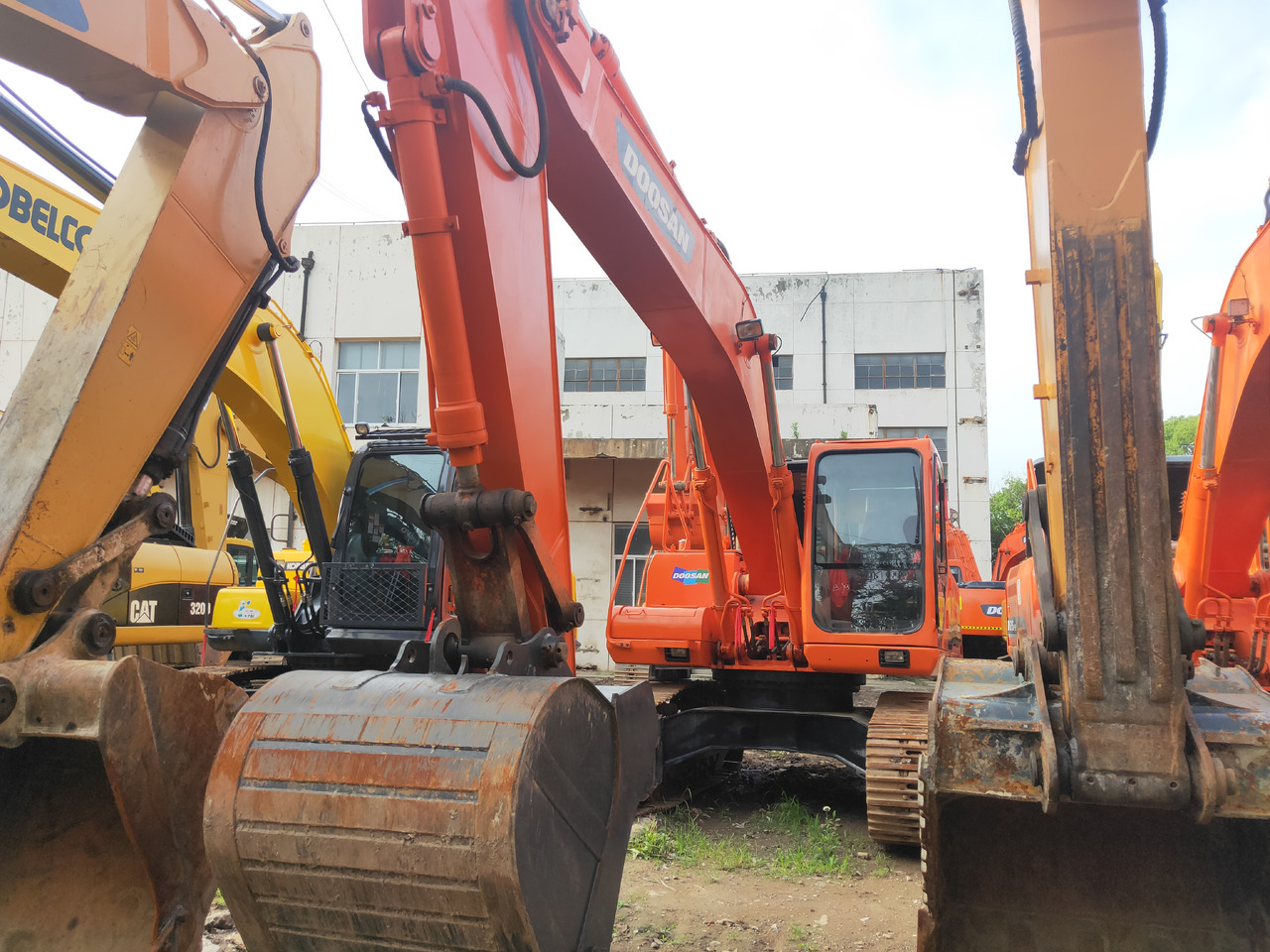 DOOSAN DH215LC-9 - Верижен багер: снимка 5 DOOSAN DH215LC-9 - Верижен багер: снимка 5