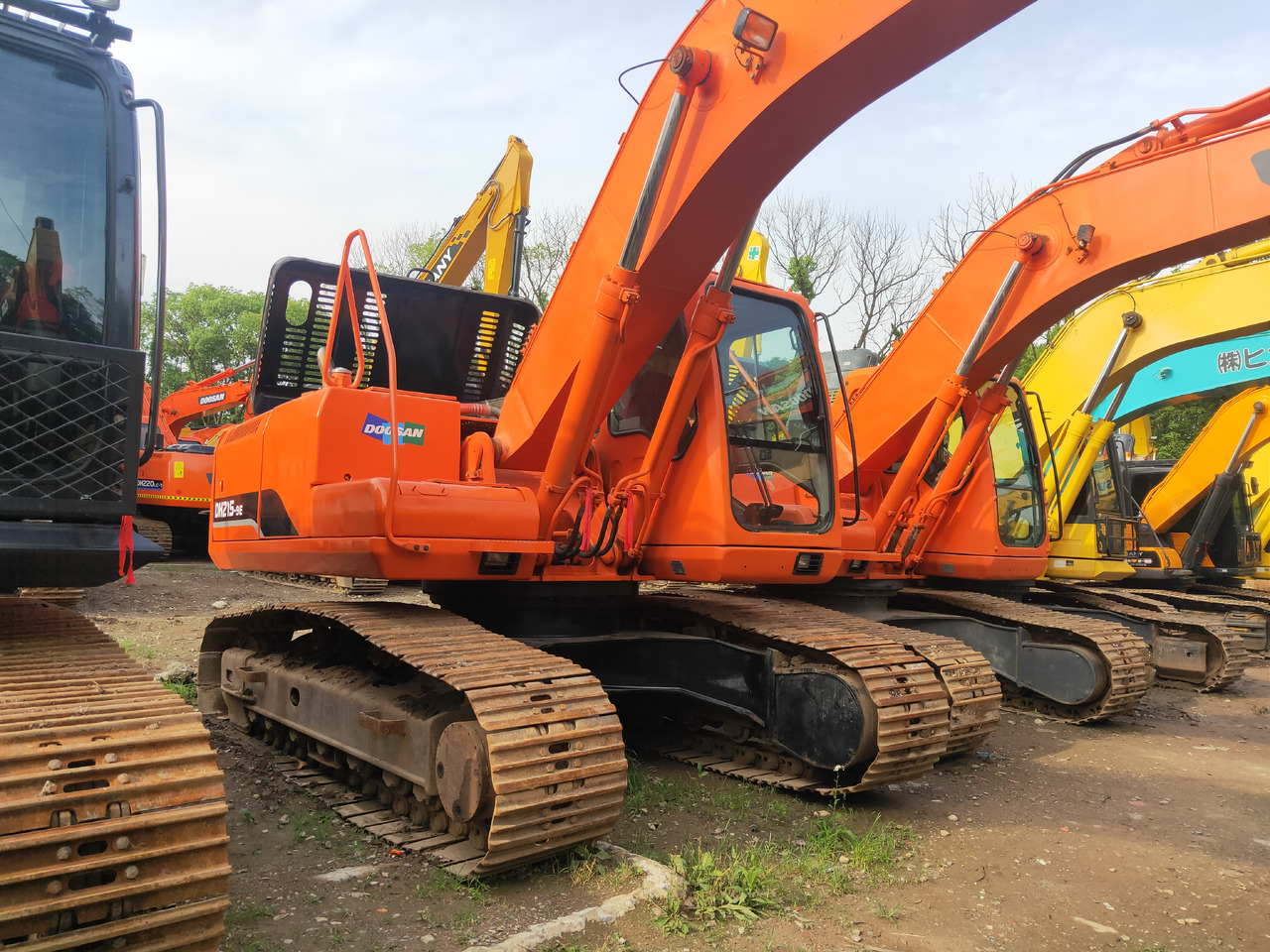 DOOSAN DH215LC-9 - Верижен багер: снимка 1 DOOSAN DH215LC-9 - Верижен багер: снимка 1