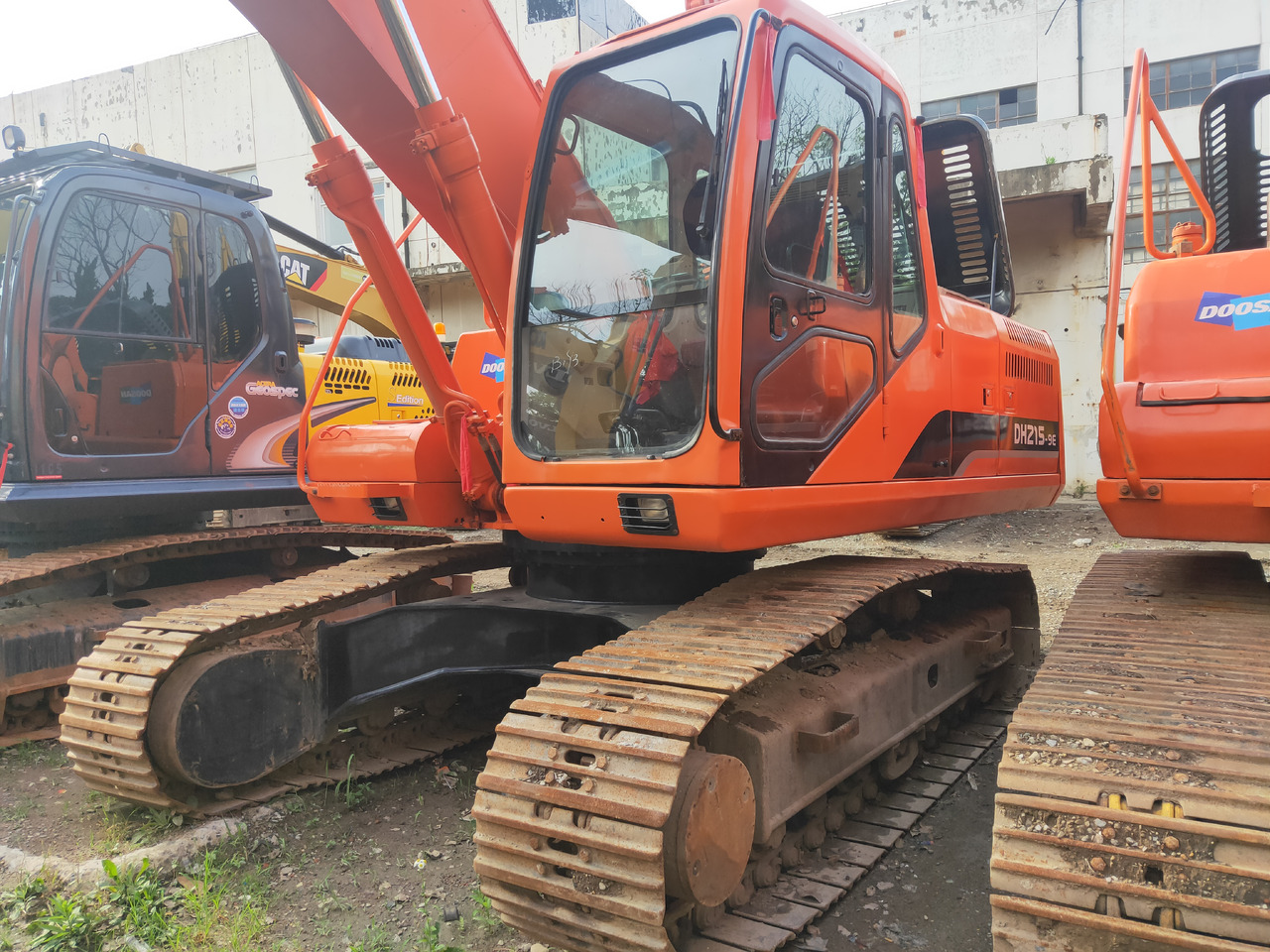 DOOSAN DH215LC-9 - Верижен багер: снимка 4 DOOSAN DH215LC-9 - Верижен багер: снимка 4