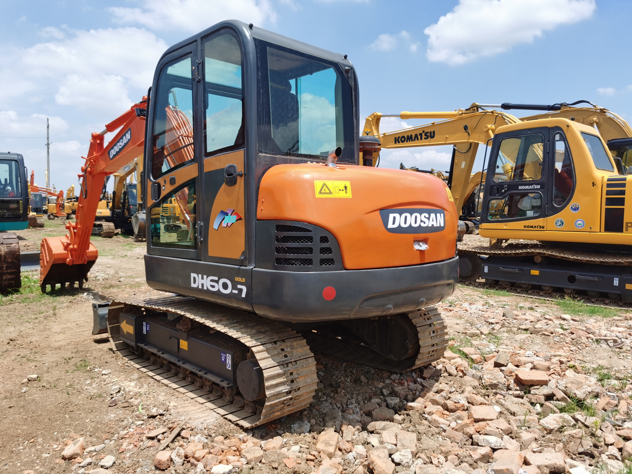 DOOSAN DH60-7 - Верижен багер: снимка 1 DOOSAN DH60-7 - Верижен багер: снимка 1