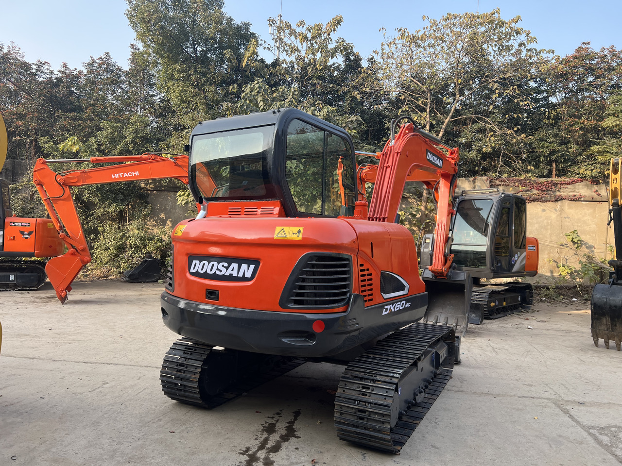 DOOSAN DH60-9C - Верижен багер: снимка 4 DOOSAN DH60-9C - Верижен багер: снимка 4