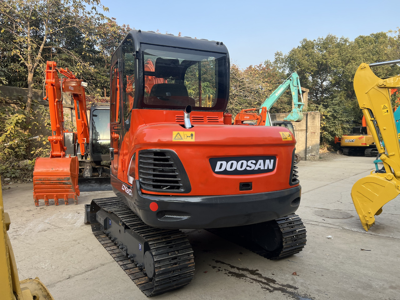DOOSAN DH60-9C - Верижен багер: снимка 3 DOOSAN DH60-9C - Верижен багер: снимка 3