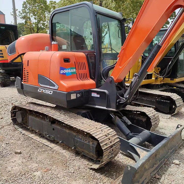 DOOSAN DH60 - Верижен багер: снимка 1 DOOSAN DH60 - Верижен багер: снимка 1