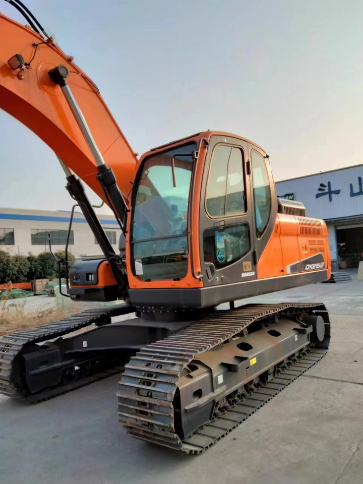 DOOSAN DX225LC-9 - Верижен багер: снимка 3 DOOSAN DX225LC-9 - Верижен багер: снимка 3