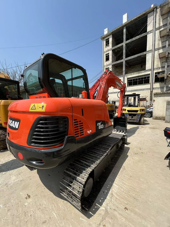 DOOSAN DX60 Mini excavator 6ton - Мини багер: снимка 3 DOOSAN DX60 Mini excavator 6ton - Мини багер: снимка 3