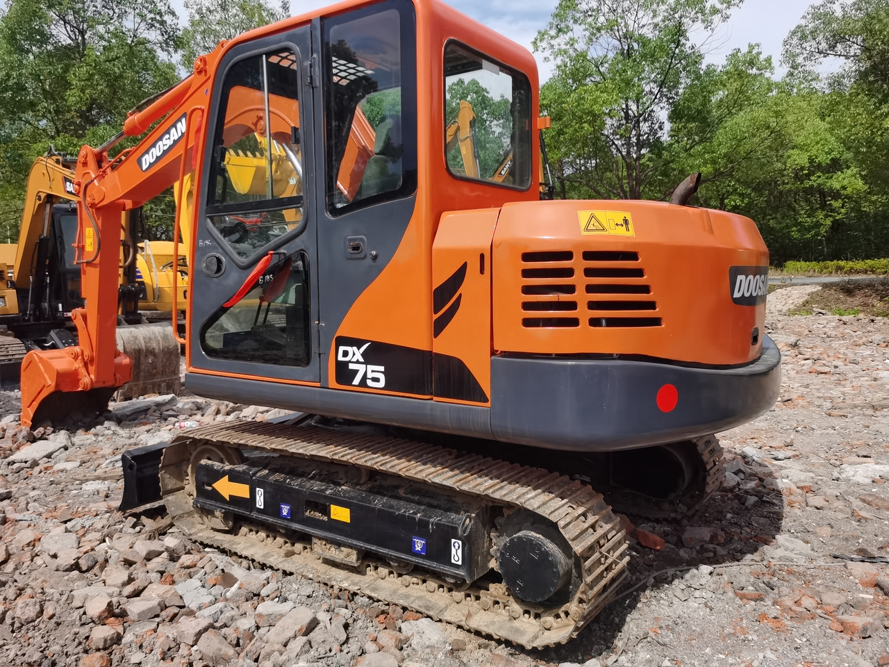 Верижен багер DOOSAN DX75: снимка 6