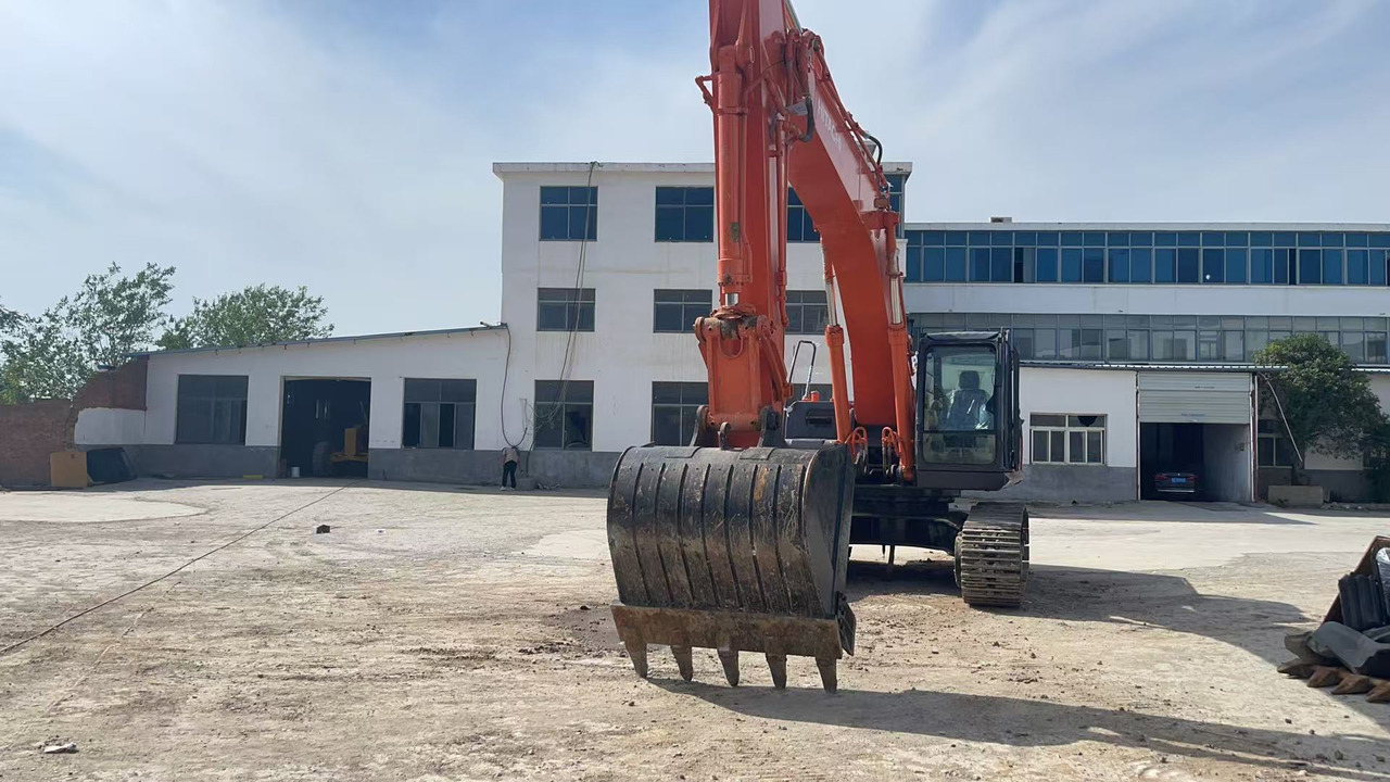 HITACHI ZX350-3G Excavator | Zero Final Drive Issues | New Undercarriage | Super Clean - Верижен багер: снимка 3 HITACHI ZX350-3G Excavator | Zero Final Drive Issues | New Undercarriage | Super Clean - Верижен багер: снимка 3