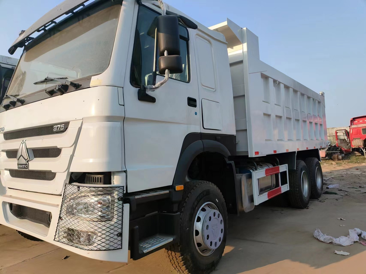 HOWO 375Dump Truck Right-Hand Drive - Самосвал камион: снимка 2 HOWO 375Dump Truck Right-Hand Drive - Самосвал камион: снимка 2