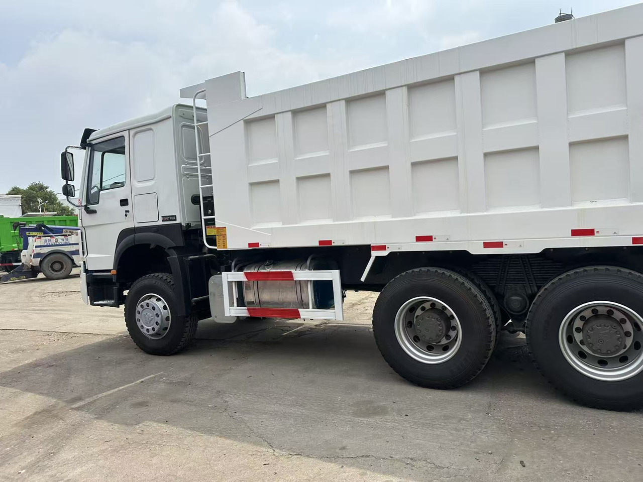 HOWO Dump Truck 6x4 Click Here for Discount - Самосвал камион: снимка 4 HOWO Dump Truck 6x4 Click Here for Discount - Самосвал камион: снимка 4