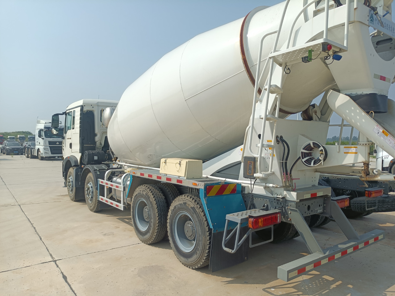 HOWO TX350 Cement Mixer Truck - Бетоновоз: снимка 4 HOWO TX350 Cement Mixer Truck - Бетоновоз: снимка 4