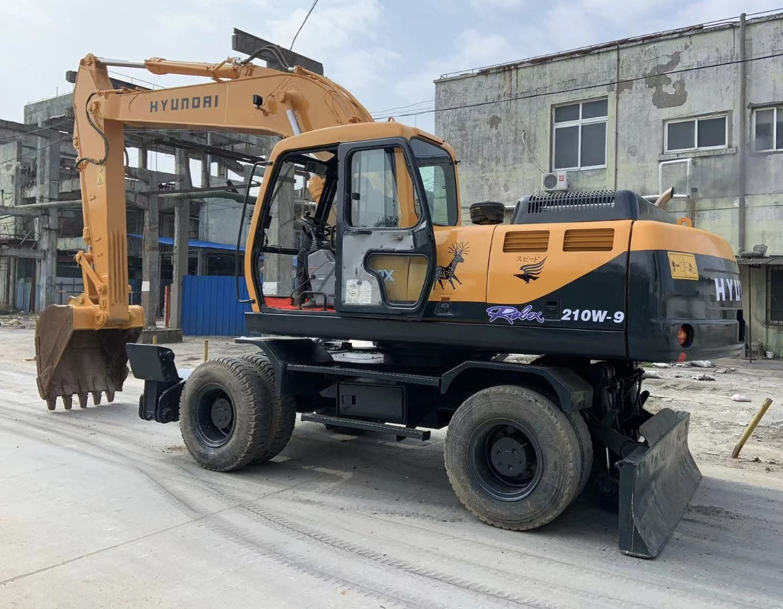 HYUNDAI R210W-9 - Верижен багер: снимка 1 HYUNDAI R210W-9 - Верижен багер: снимка 1