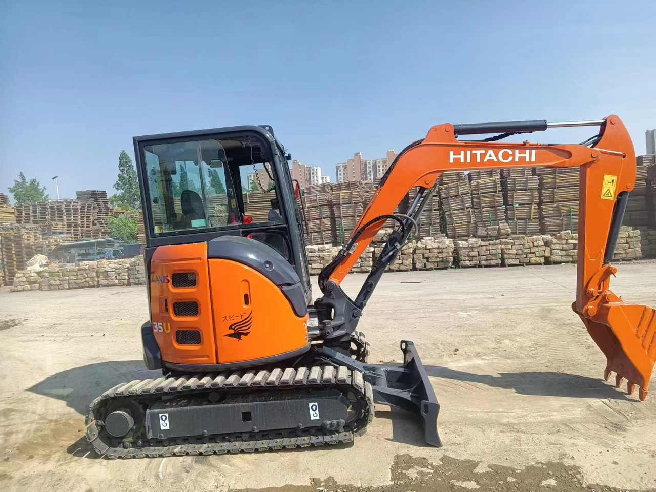 Hitachi ZX35-5A - Верижен багер: снимка 1 Hitachi ZX35-5A - Верижен багер: снимка 1