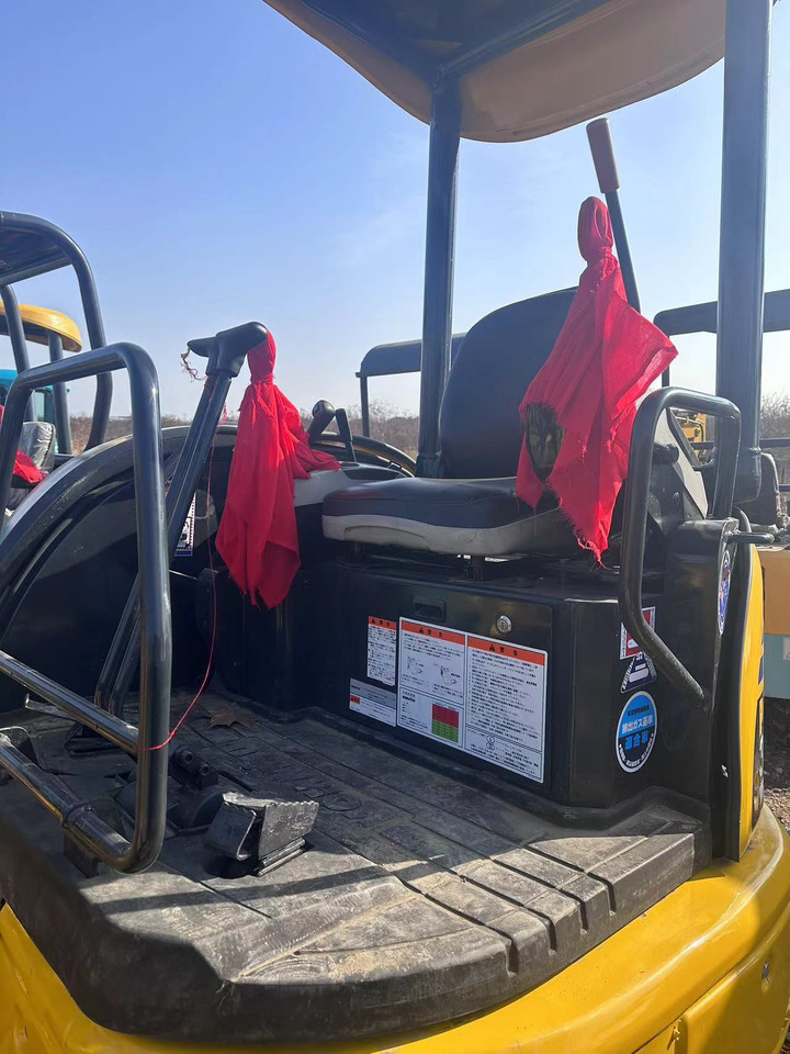 KOMATSU Mini Excavator Pc35 With Open Cab - Мини багер: снимка 4 KOMATSU Mini Excavator Pc35 With Open Cab - Мини багер: снимка 4