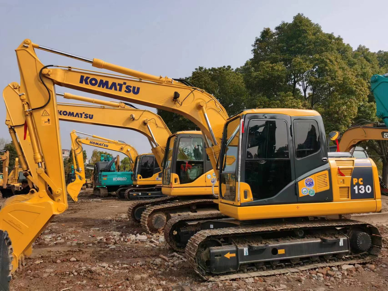 KOMATSU PC130-7 - Верижен багер: снимка 1 KOMATSU PC130-7 - Верижен багер: снимка 1