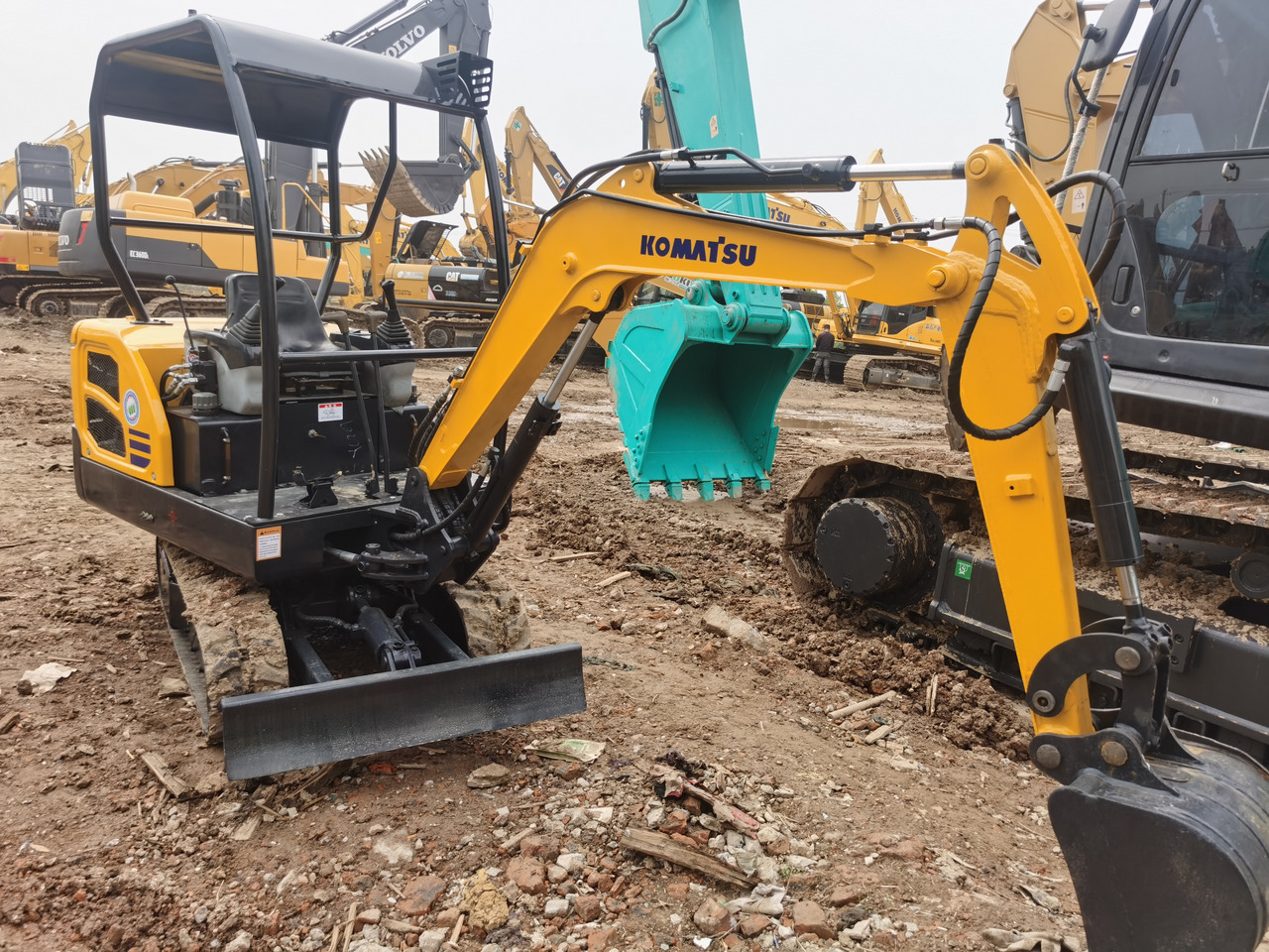 KOMATSU PC18MR - Верижен багер: снимка 3 KOMATSU PC18MR - Верижен багер: снимка 3