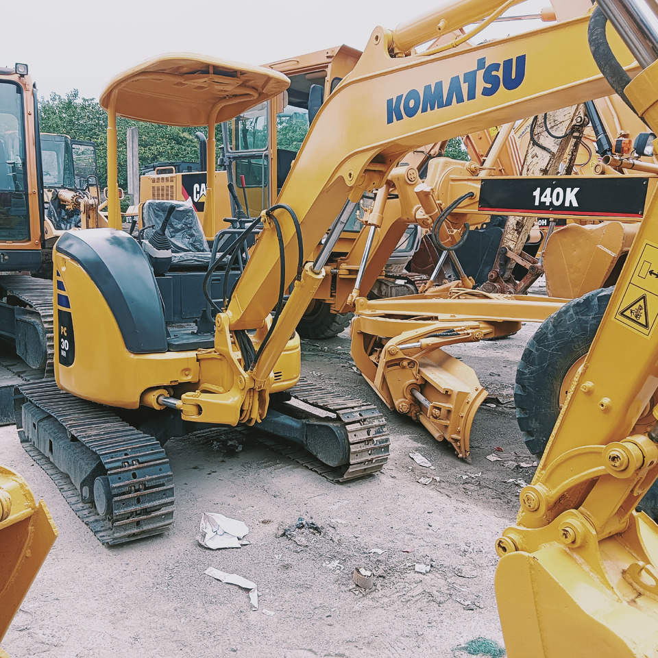 KOMATSU PC30 - Верижен багер: снимка 4 KOMATSU PC30 - Верижен багер: снимка 4