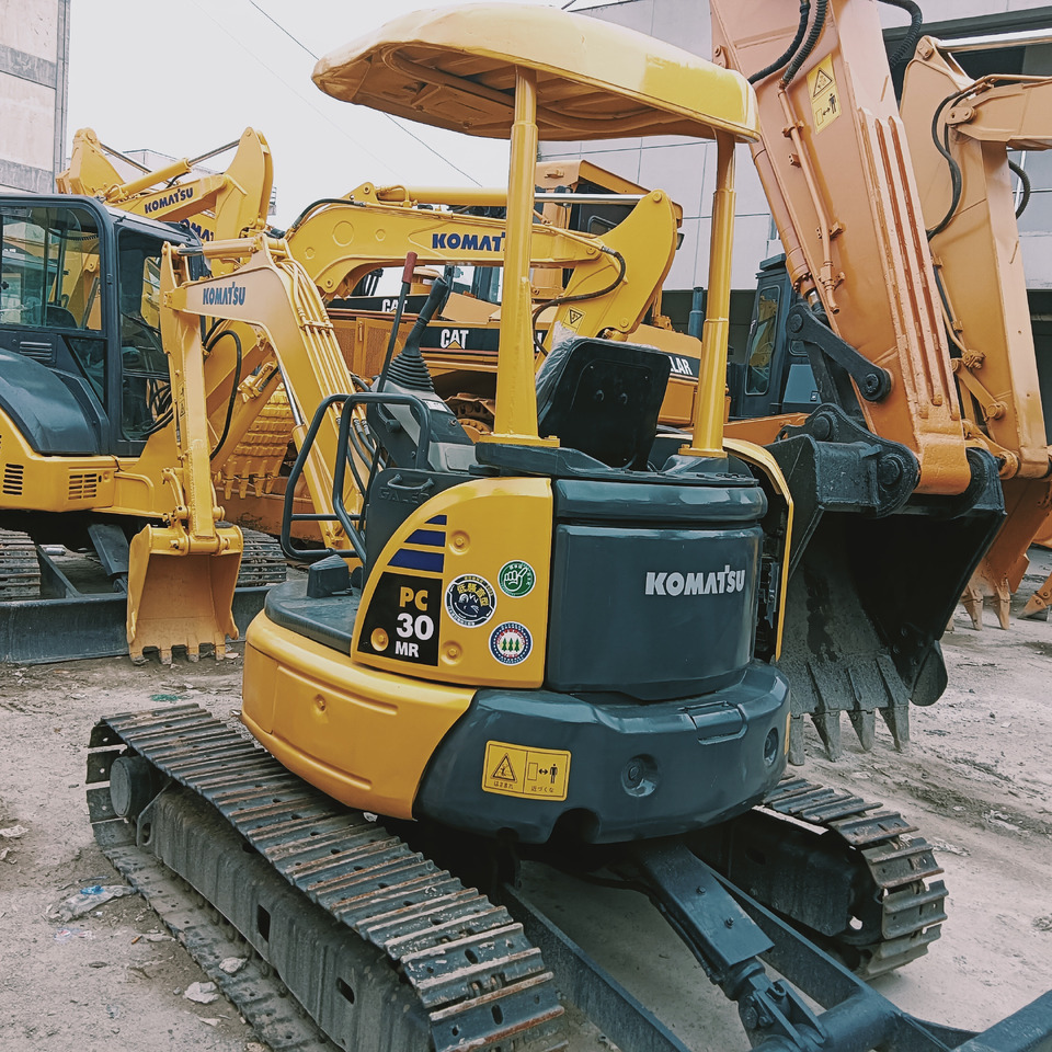 KOMATSU PC30 - Верижен багер: снимка 3 KOMATSU PC30 - Верижен багер: снимка 3
