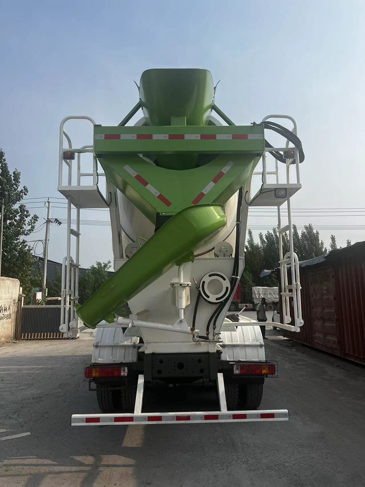 Камион HOWO Cement Mixer Truck 6*4: снимка 6