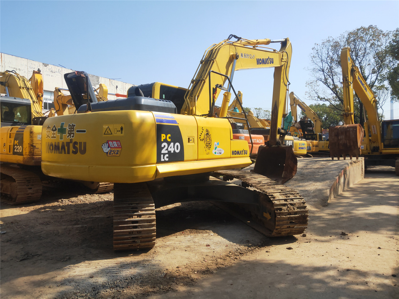 Komatsu Crawler Excavator PC240-8 - Верижен багер: снимка 2 Komatsu Crawler Excavator PC240-8 - Верижен багер: снимка 2