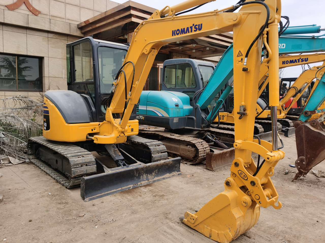 Komatsu Mini Excavator Pc40MR - Мини багер: снимка 1 Komatsu Mini Excavator Pc40MR - Мини багер: снимка 1