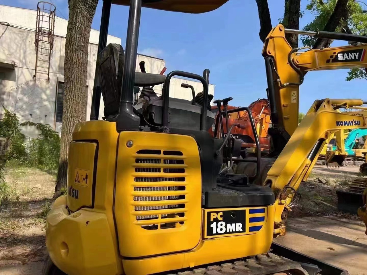 Komatsu PC18 - Верижен багер: снимка 5 Komatsu PC18 - Верижен багер: снимка 5